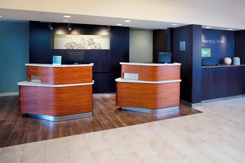 فندق Courtyard By Marriott West Palm Beach Airport