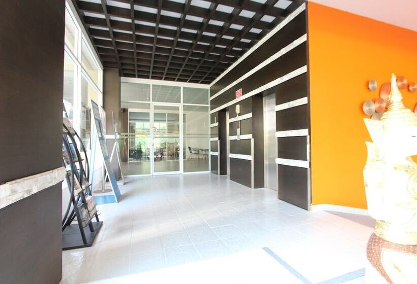 هتل Crown Pattaya Beach