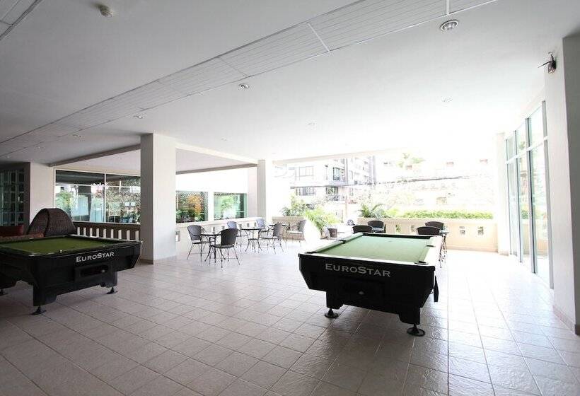 هتل Crown Pattaya Beach