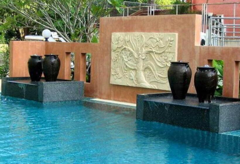 هتل Crown Pattaya Beach