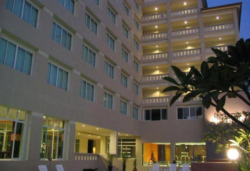 هتل Crown Pattaya Beach