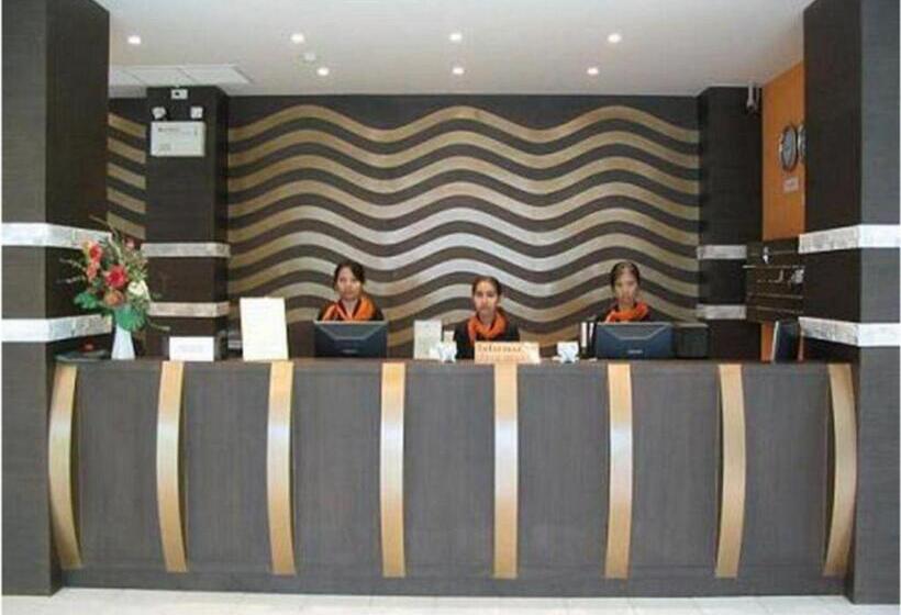 هتل Crown Pattaya Beach