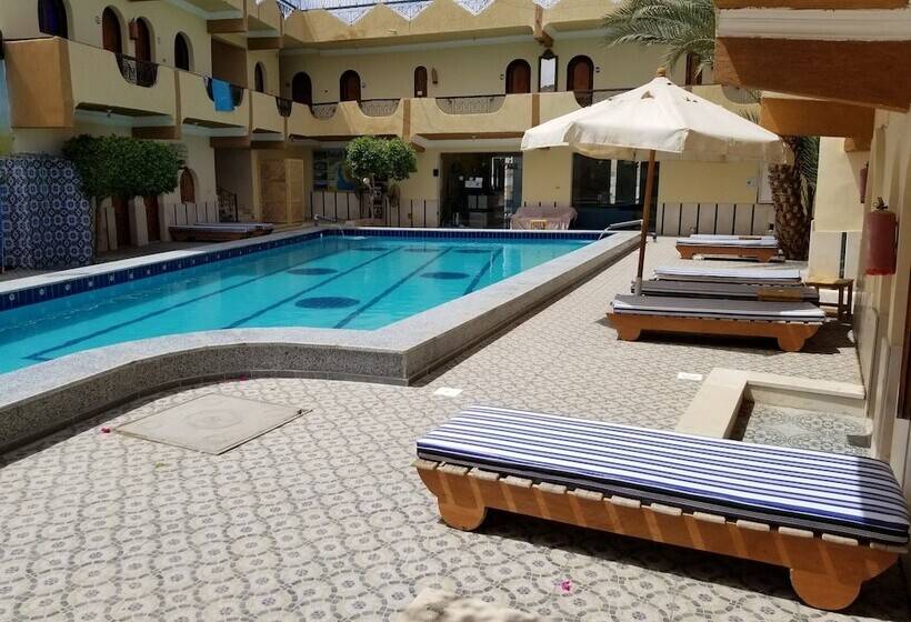 هتل Dahab Plaza