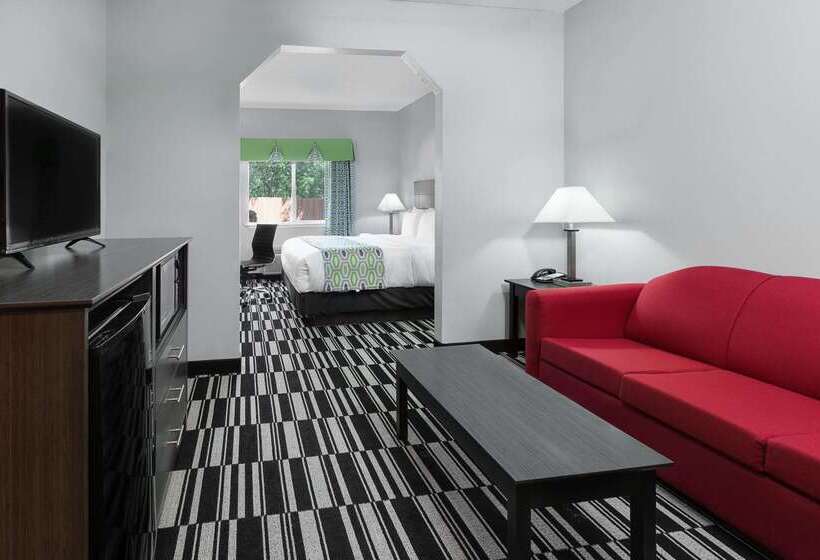 Отель Holiday Inn Express And Suites Sulphur Springs By Ihg