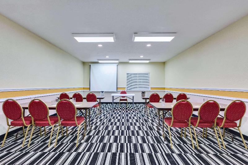 Отель Holiday Inn Express And Suites Sulphur Springs By Ihg