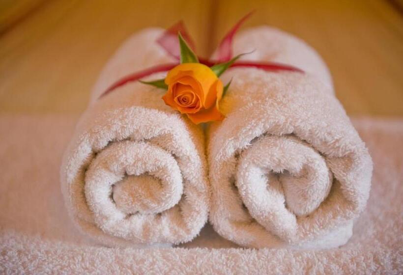 هتل Dellas Boutique