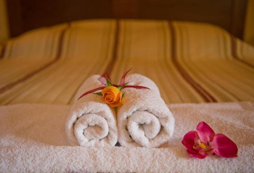 ホテル Dellas Boutique