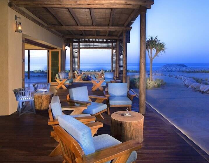 هتل Anantara Desert Islands Resort & Spa