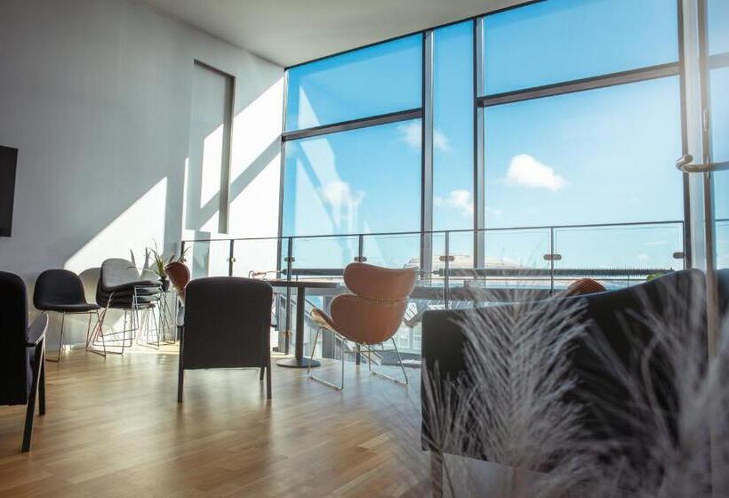 בית מלון כפרי Djurhuus