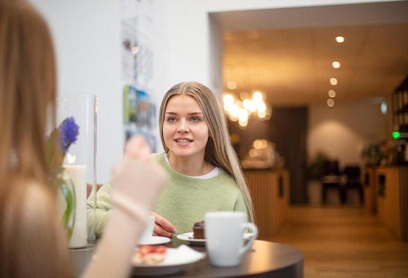 בית מלון כפרי Djurhuus