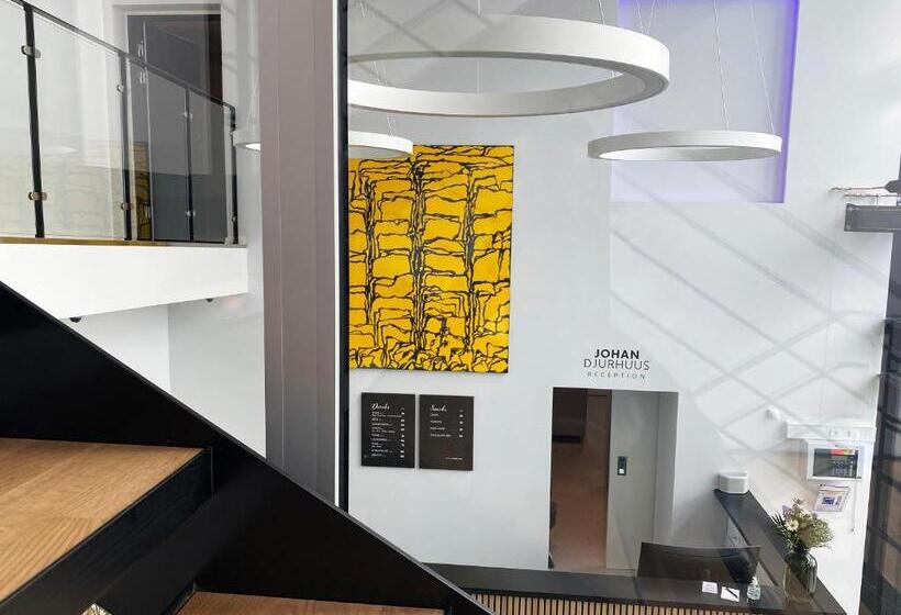 בית מלון כפרי Djurhuus