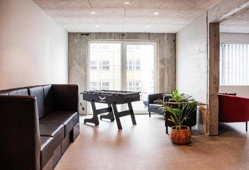 בית מלון כפרי Djurhuus