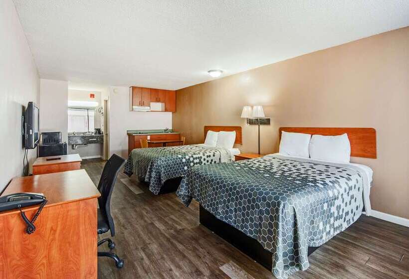 فندق Econo Lodge Inn & Suites Near Bricktown
