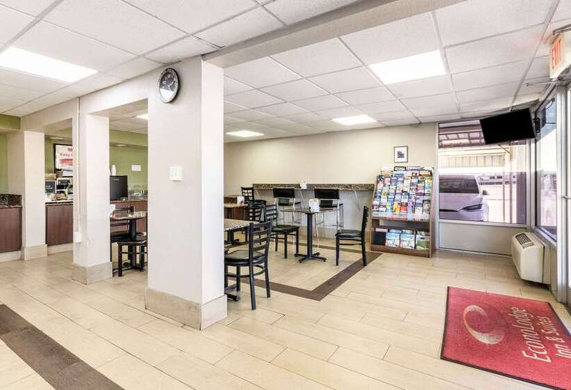 فندق Econo Lodge Inn & Suites Near Bricktown