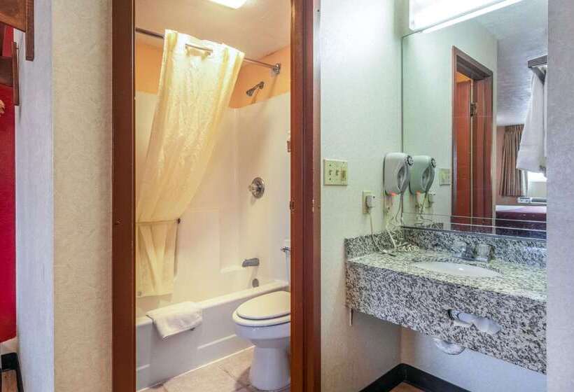 فندق Econo Lodge Kent   Akron West