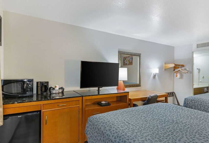 هتل Baymont By Wyndham Missoula