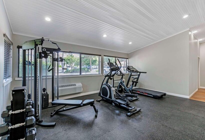 هتل Baymont By Wyndham Missoula