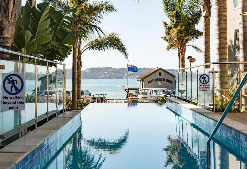 Отель Edgewater Palms Apartments