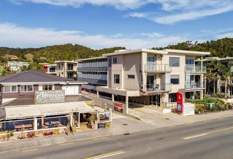 Отель Edgewater Palms Apartments