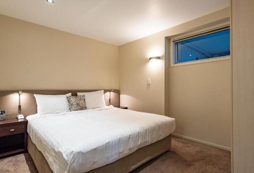 Отель Edgewater Palms Apartments