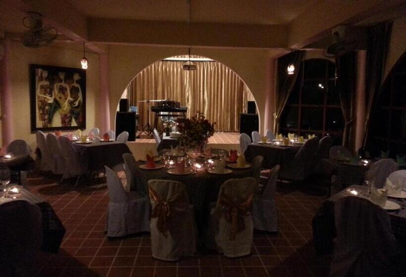 Отель Ekman Garden Resort