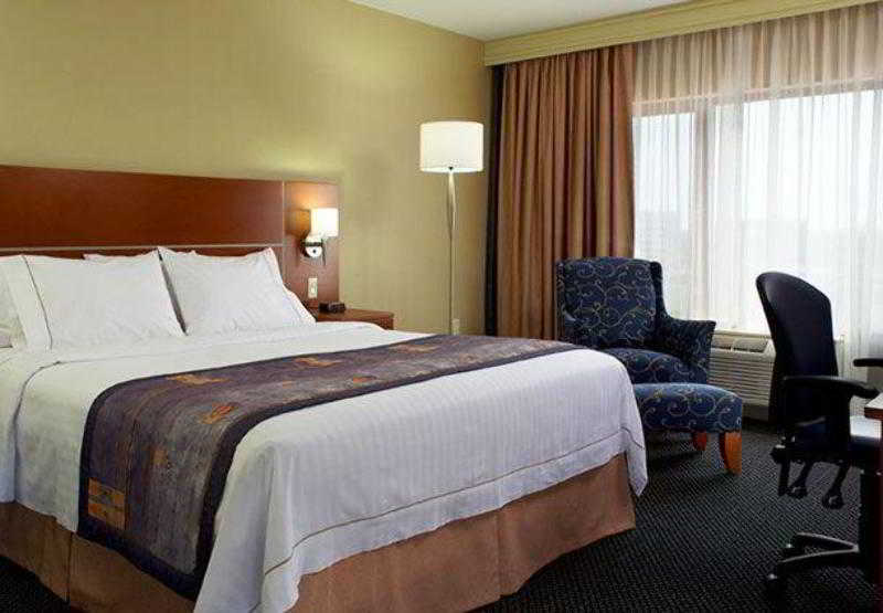 酒店 Fairfield Inn & Suites By Marriott Montreal Airport