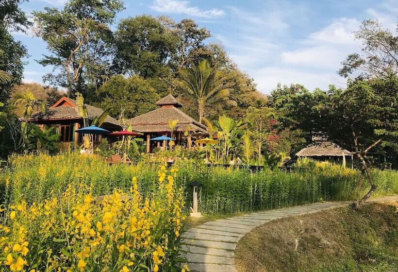 فندق Fern Resort Mae Hong Son