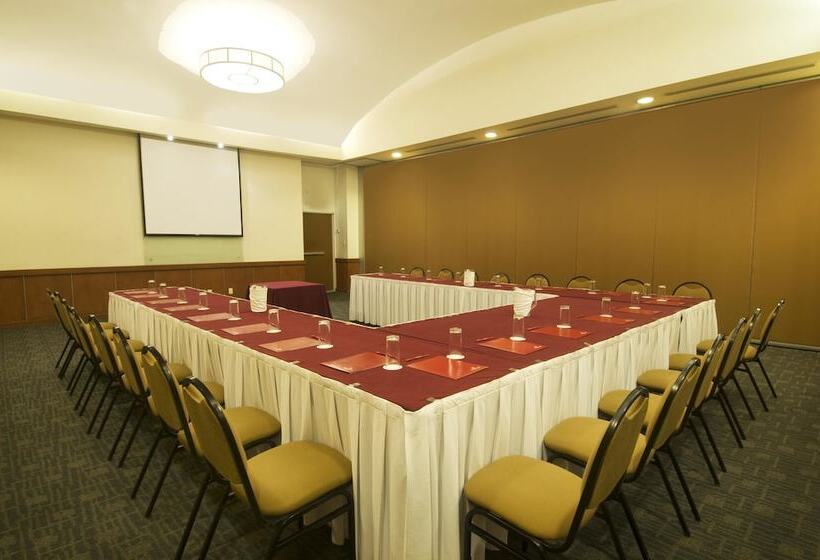 فندق Fiesta Inn Express Puebla Finsa