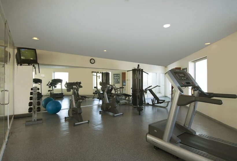 فندق Fiesta Inn Express Puebla Finsa