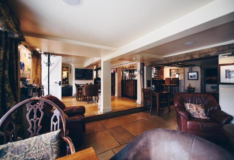 فندق Fox Country Inn