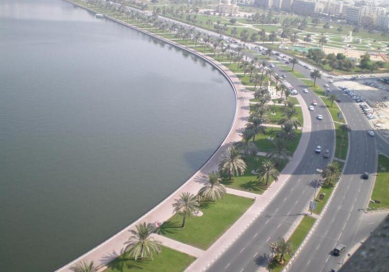 هتل Golden Tulip Sharjah