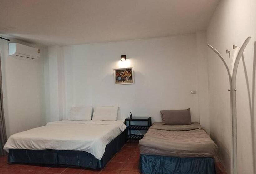 Отель Haad Piti Resort