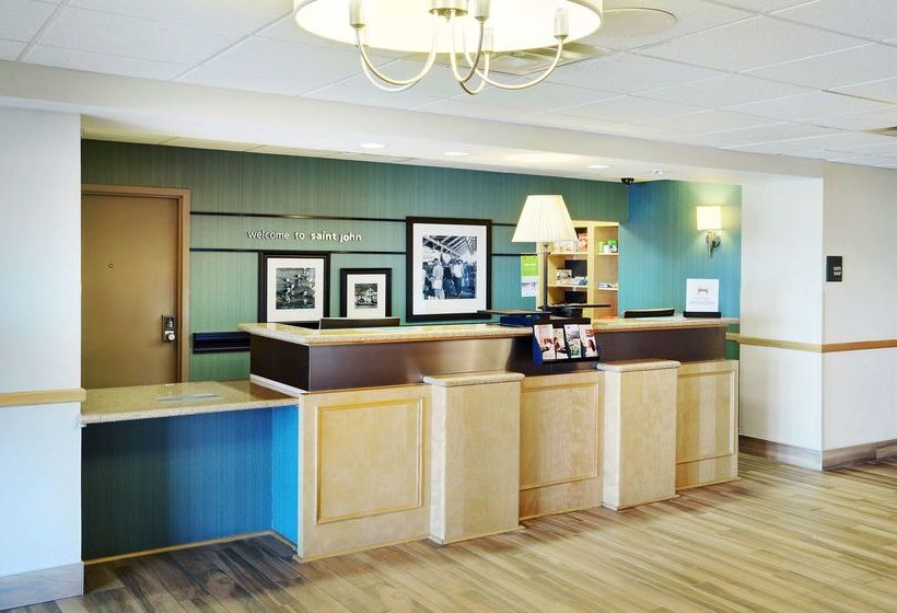 هتل Hampton Inn & Suites Saint John