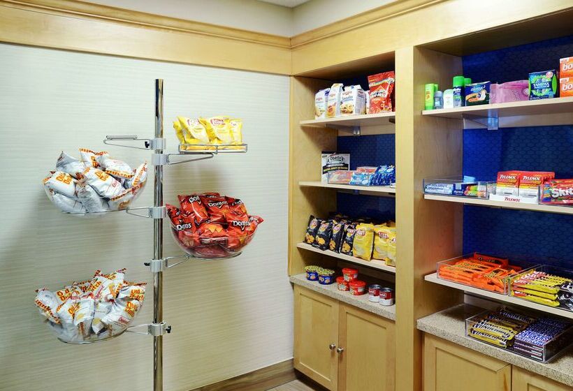 هتل Hampton Inn & Suites Saint John