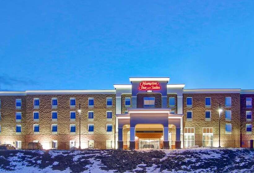 Отель Hampton Inn & Suites Saint John