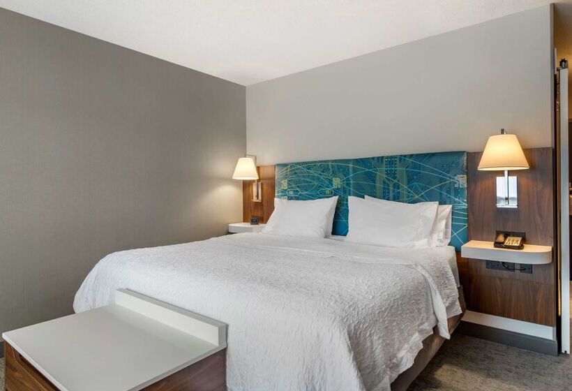 فندق Hampton Inn & Suites By Hilton Edmonton/west