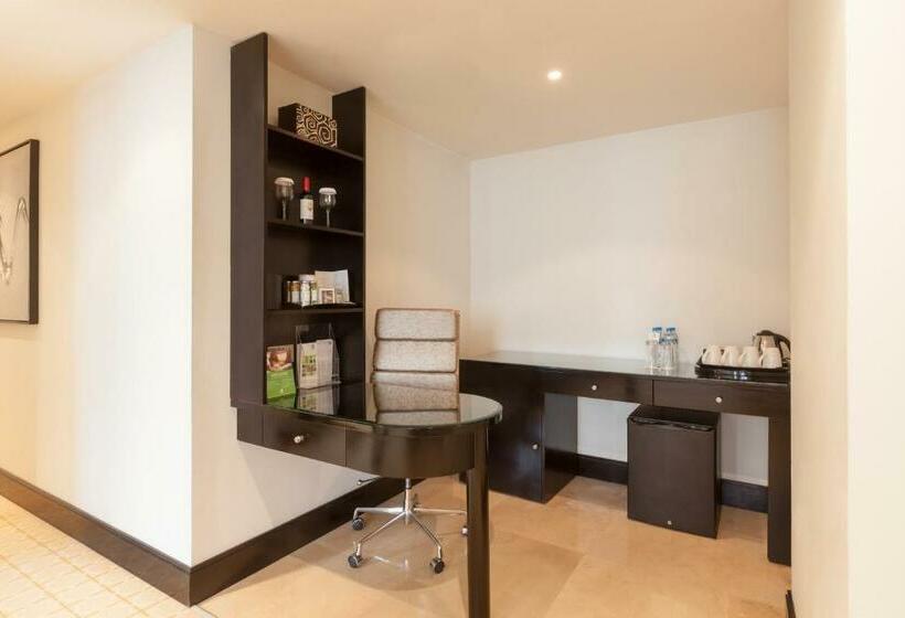 هتل Holiday Inn Dubai Al Barsha, An Ihg