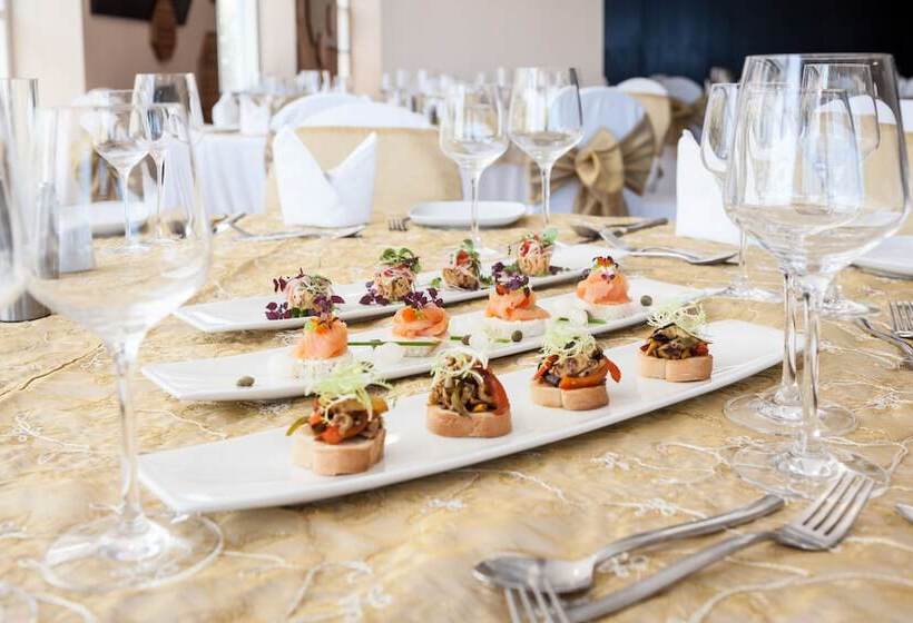 هتل Holiday Inn Dubai Al Barsha, An Ihg