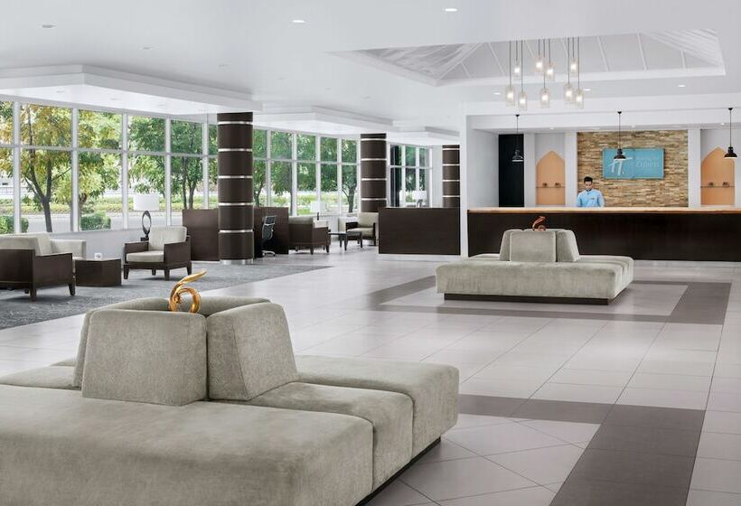 هتل Holiday Inn Express Dubai Internet City, An Ihg