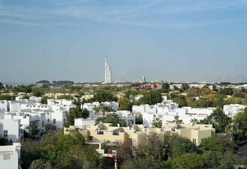 هتل Holiday Inn Express Dubai Internet City, An Ihg