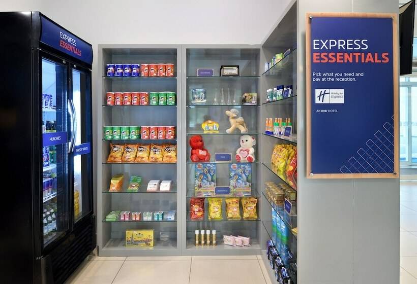 هتل Holiday Inn Express Dubai Internet City, An Ihg