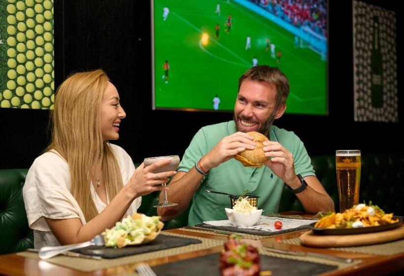 هتل Holiday Inn Express Dubai Internet City, An Ihg