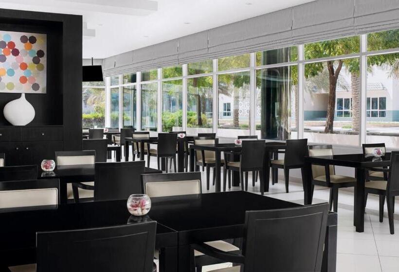 هتل Holiday Inn Express Dubai Internet City, An Ihg