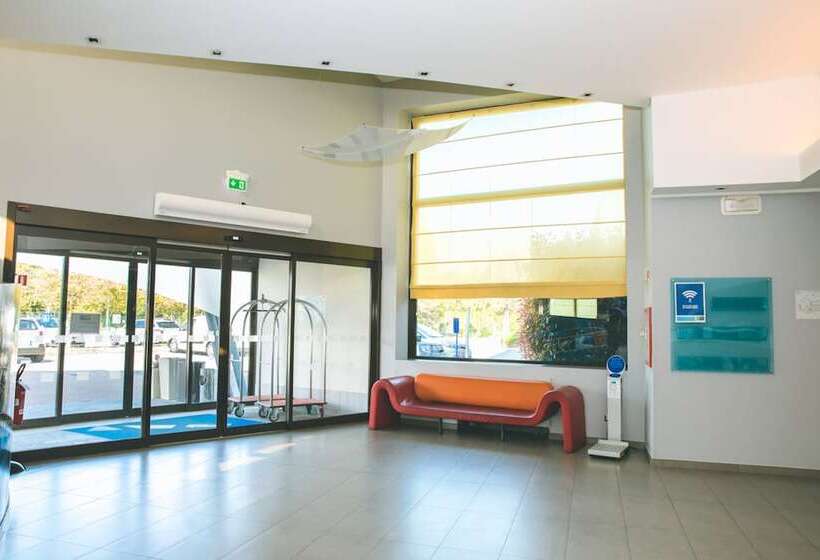 호텔 Holiday Inn Express Milan Malpensa Airport, An Ihg