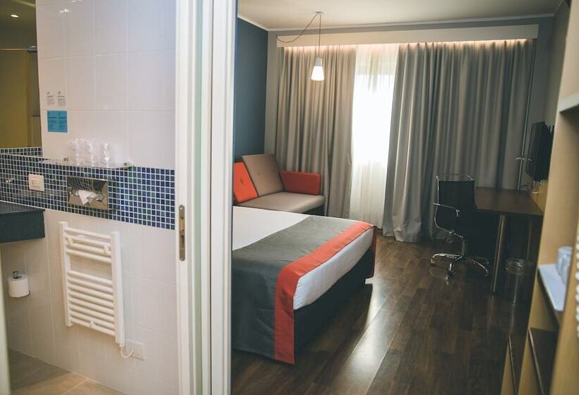 호텔 Holiday Inn Express Milan Malpensa Airport, An Ihg
