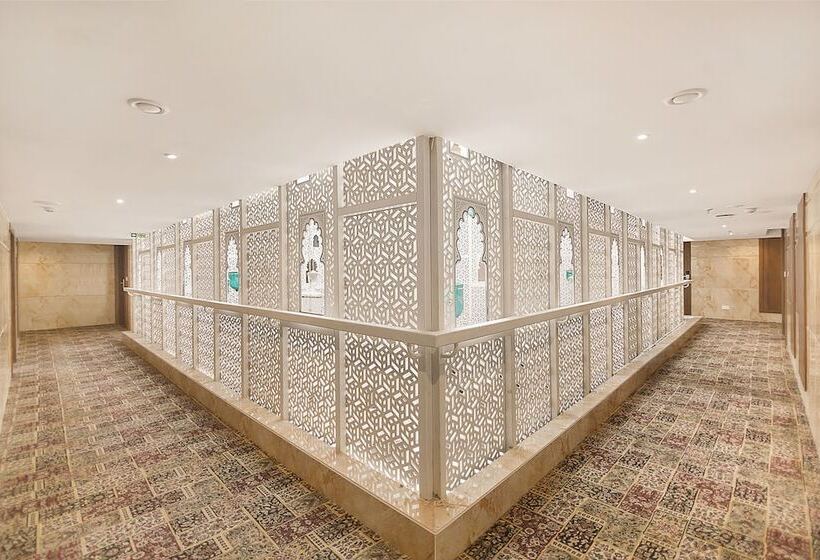 Отель Hrj Sarovar Portico Indore