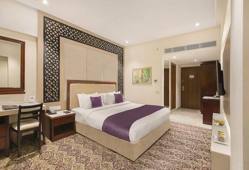 Отель Hrj Sarovar Portico Indore