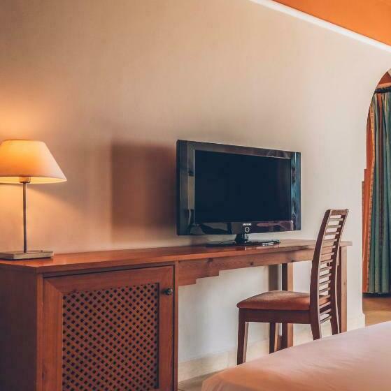 هتل Iberostar Waves Saidia