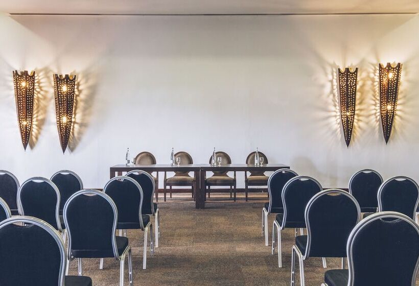 هتل Iberostar Waves Saidia