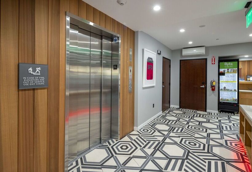 Infinity Hotel San Francisco, Tapestry Collection By Hilton